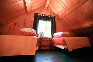 3 bedrooms, iron/ironing board, travel cot, free WiFi