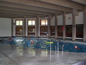 Piscine couverte, piscine extérieure