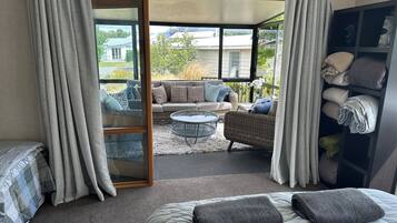 5 bedrooms, iron/ironing board, WiFi