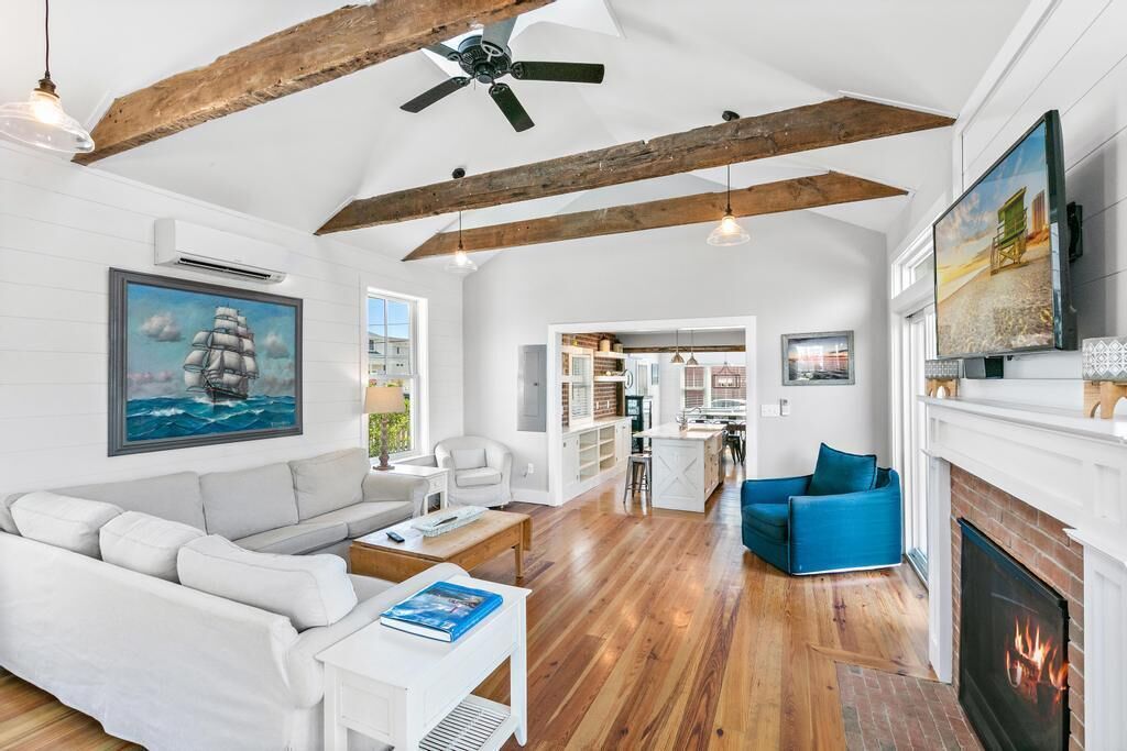 Oceanside 6 Bedroom and 4 Bath Single Family Home with pool 