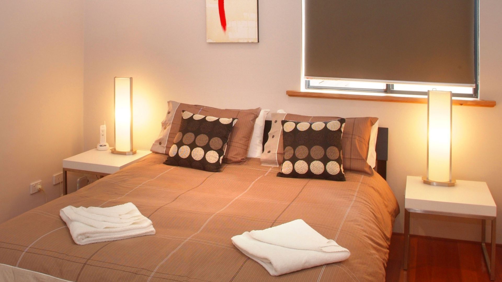 Uptown Apartment - Stylish Apartment in Town — image 5