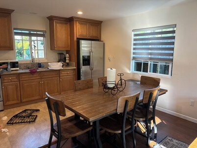 Guest House with its own entrance. Has WiFi and Close to Disneyland