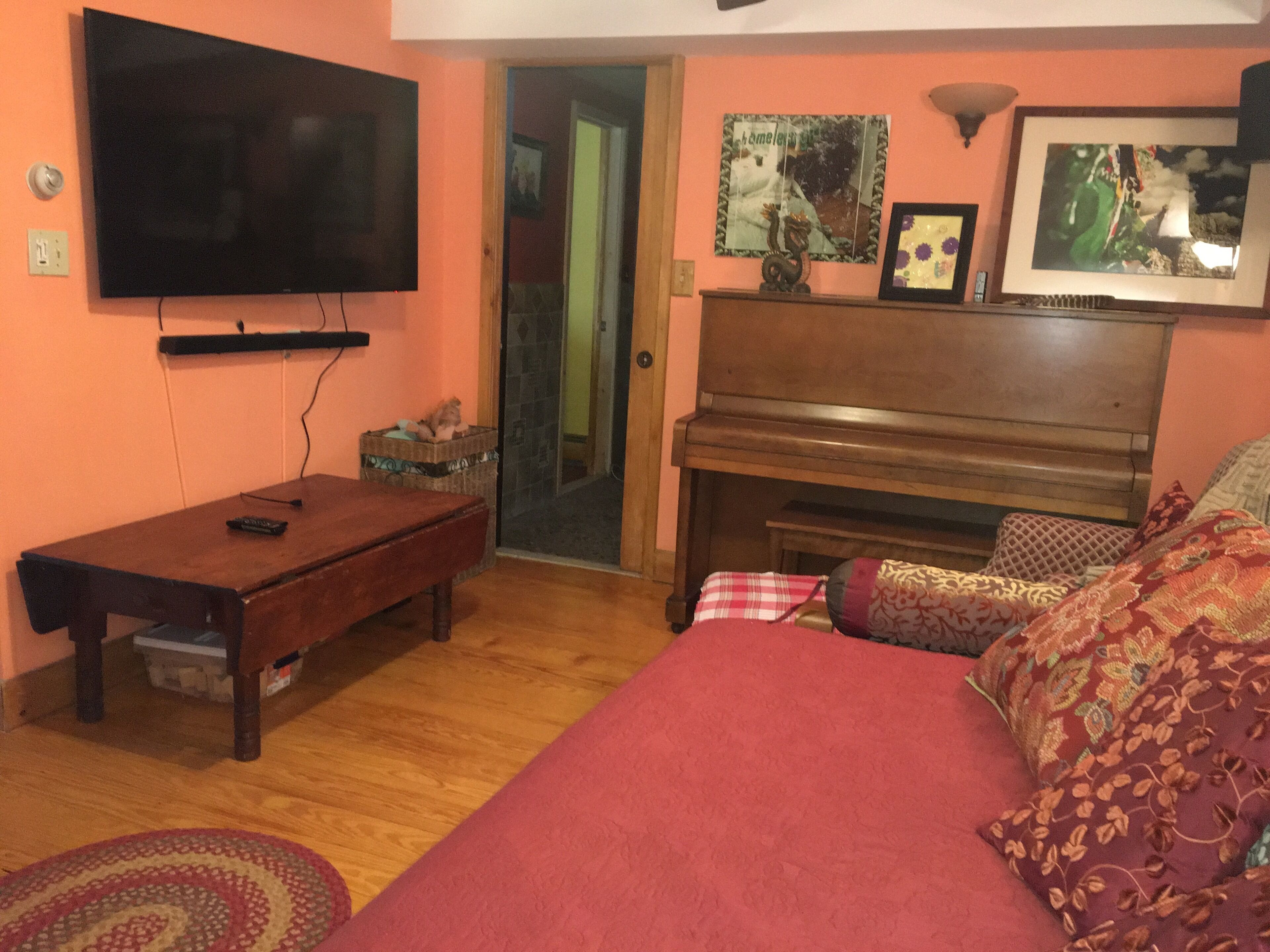 Secluded Cabin with Hot Tub - 5 Miles to Woodstock