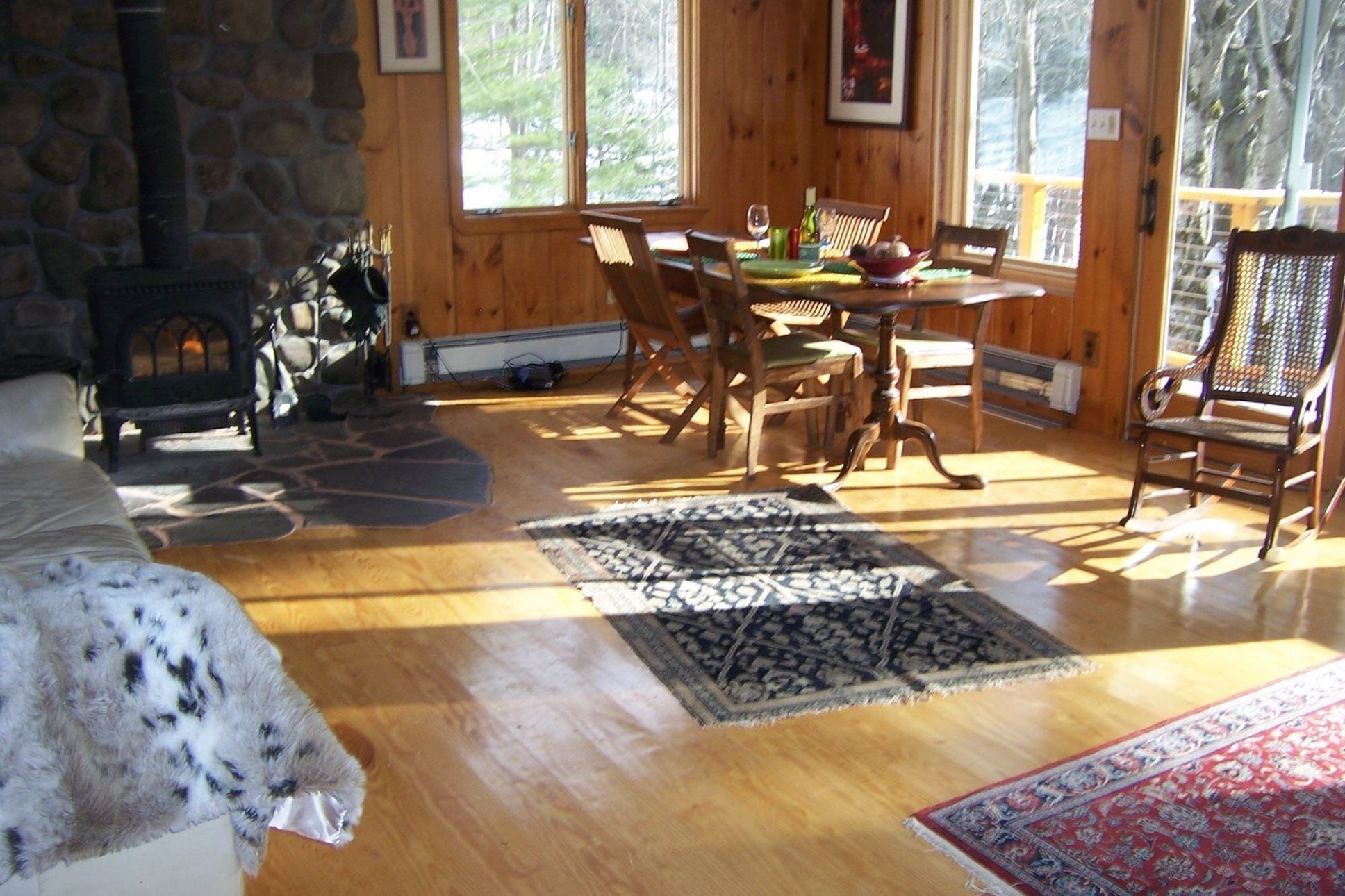 Secluded Cabin with Hot Tub - 5 Miles to Woodstock