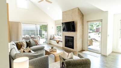 AMBER MIST VILLA - TWO: Bright