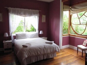 3 bedrooms, iron/ironing board, travel cot, free WiFi
