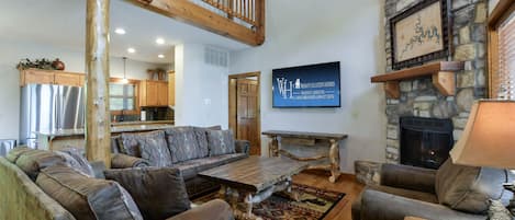 Una Smart TV, una chimenea