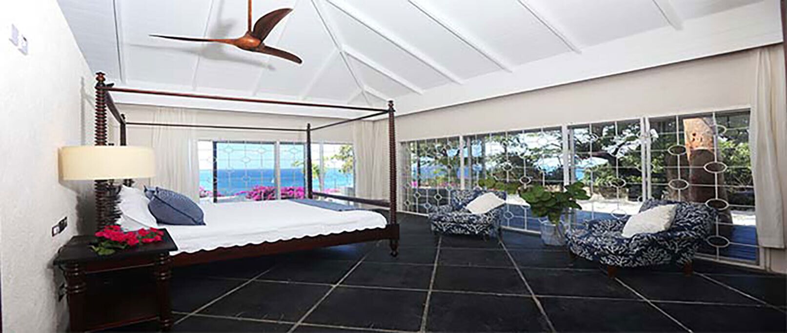 4 bedrooms, in-room safe, desk, iron/ironing board