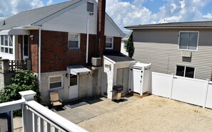 Property grounds - Seaside - 6+Bedroom house w/10 beach badges & off street parking - walk to beach (Seaside Heights)