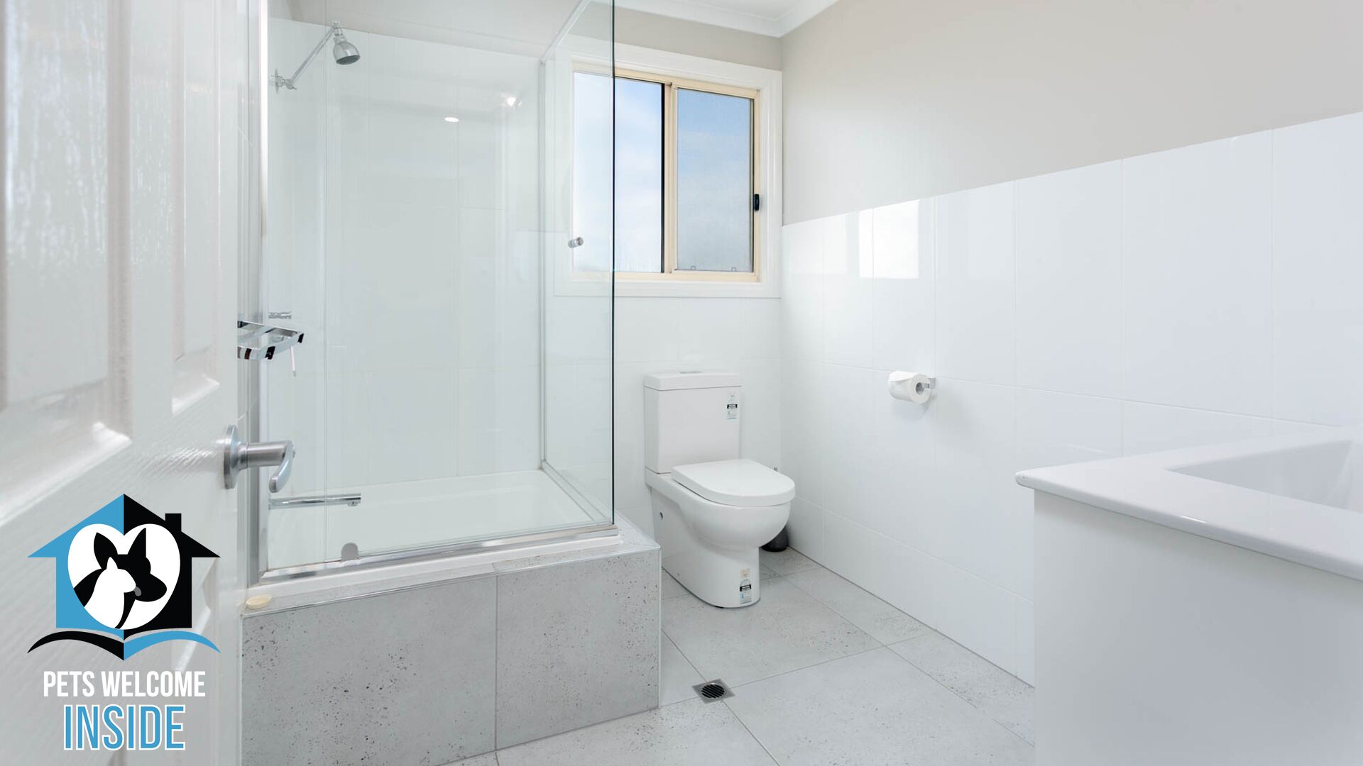 Holiday Home with Private Beach & Stunning Views! — image 30