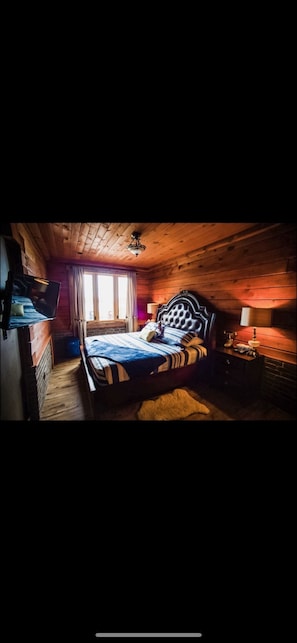 5 bedrooms, desk, iron/ironing board, free WiFi