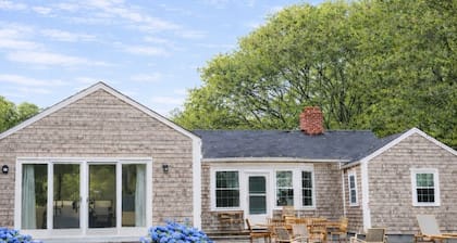 Edgartown Jewel - Yksityinen, mutta lähellä kaikkea ja pyöräteitä pitkin