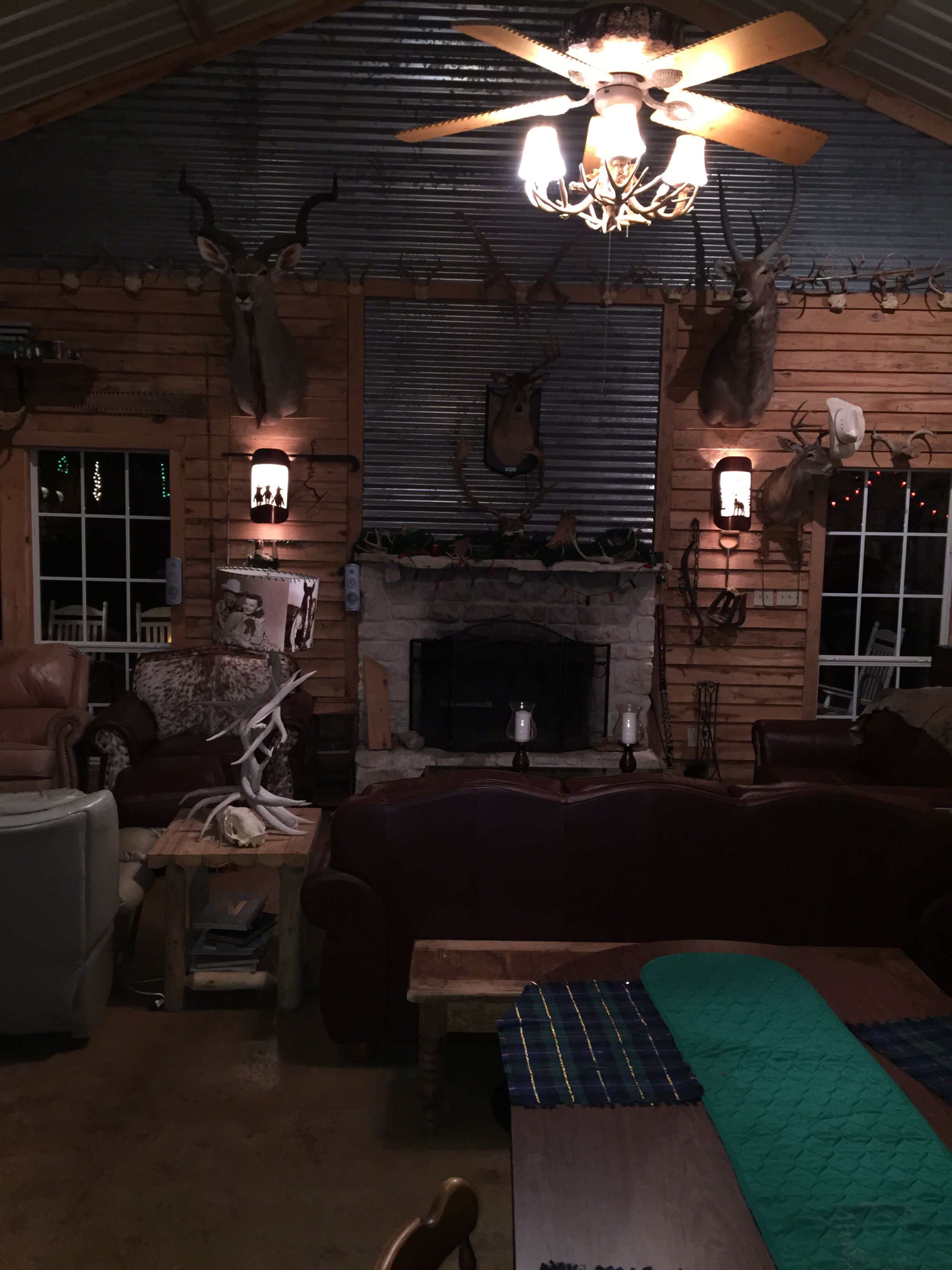 Hunters Cabin great room.