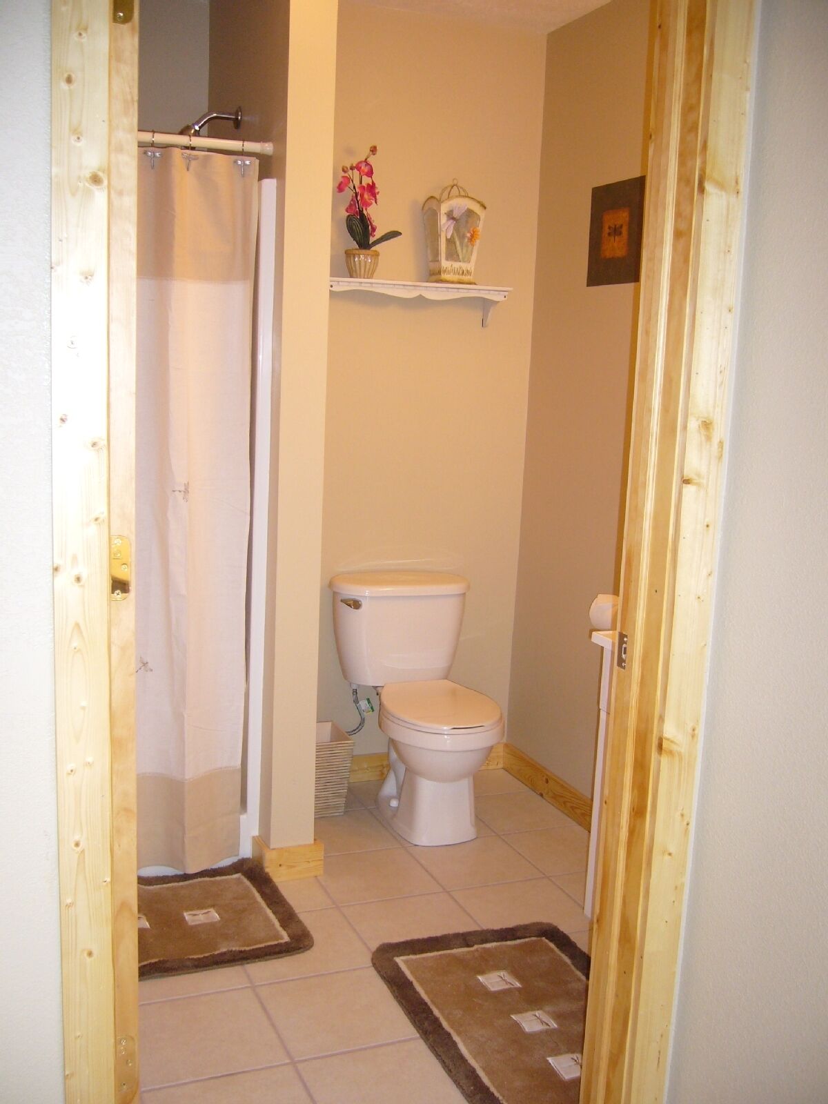 A True Getaway, Peaceful-Relaxing, Hot Tub, 2 story, Fully Furnished