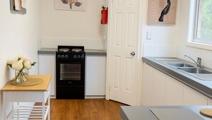 茶具/咖啡用具、冰箱、微波炉、烤箱