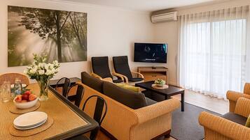 Una Smart TV, Netflix, libros, servicios de streaming