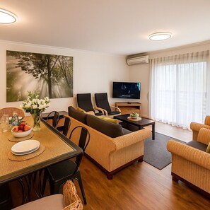 Smart-TV, Netflix, Bücher, Streaming-Dienste