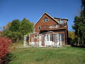 Exterior - Beautiful Modern Swiss Cottage in Athens, NY (Athens)