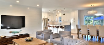 Pool, Outdoor Kitchen, Bocce court, 2 game rooms about 1.5mi from Surfside Beach