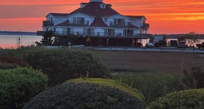 Beautiful Bayside Condo- Perfect Sunsets and Short Walk to Beach - 56th St.