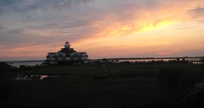 Beautiful Bayside Condo- Perfect Sunsets and Short Walk to Beach - 56th St.