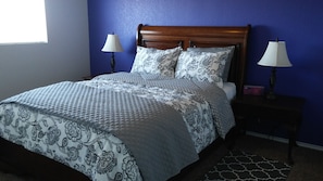 4 bedrooms, desk, iron/ironing board, free WiFi