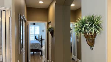 3 bedrooms, desk, iron/ironing board, travel crib