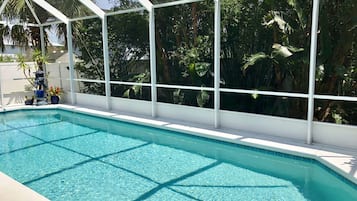 Piscine extérieure, piscine chauffée