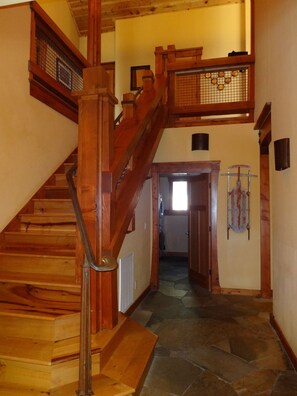 Interior - Tahoe Ski Lodge  WiFi, hot-tub sleeps 12 (Truckee)