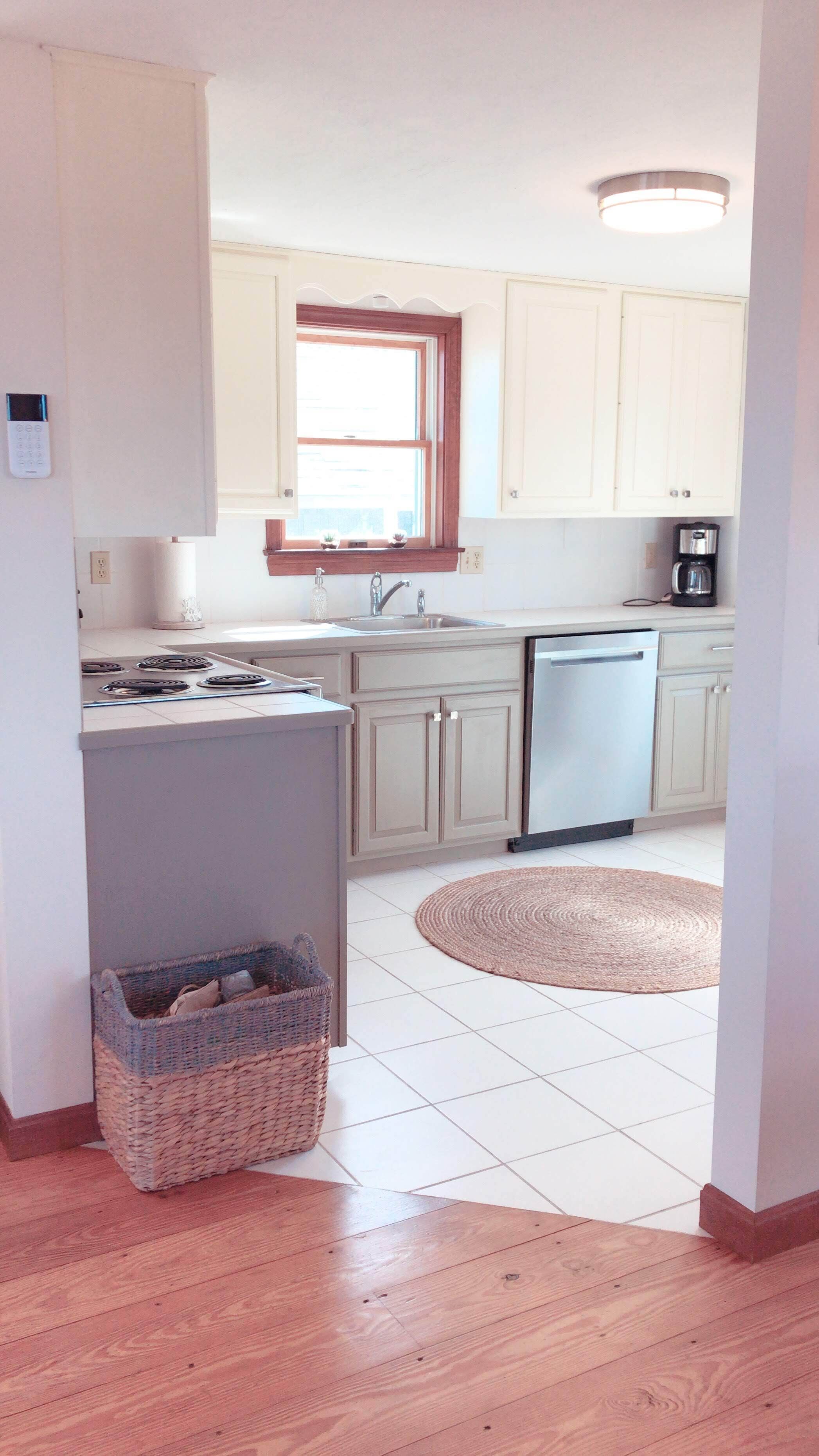 OCEANFRONT! 4.2 STEPS to Shore!