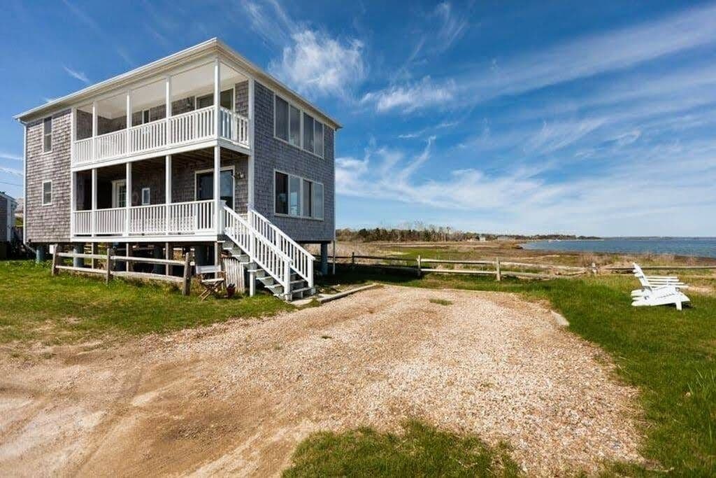 OCEANFRONT! 4.2 STEPS to Shore!