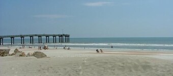 Lovely Condo On The Beach With Pool And Ocean View - Newly Furnished