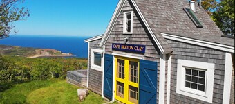 Cottage with Incredible Ocean Views, 3 min. to beach, near Cabot Trail & Park