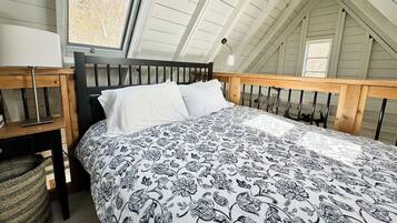 2 Schlafzimmer, Schreibtisch, Bügeleisen/Bügelbrett, Reisekinderbett