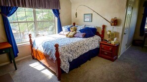 7 bedrooms, iron/ironing board, free WiFi, bed sheets