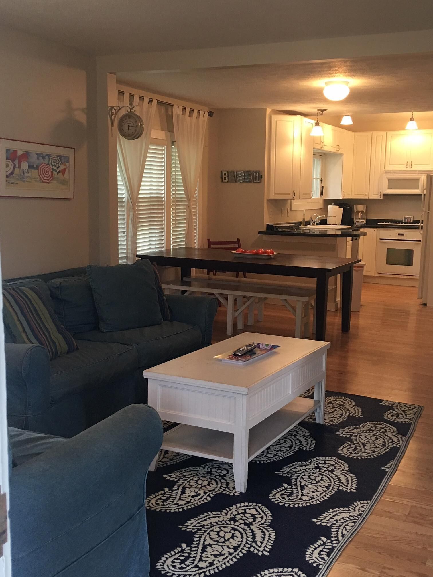 Adorable Beach Bungalow - Awesome location! RARE OPENINGS July 2023!