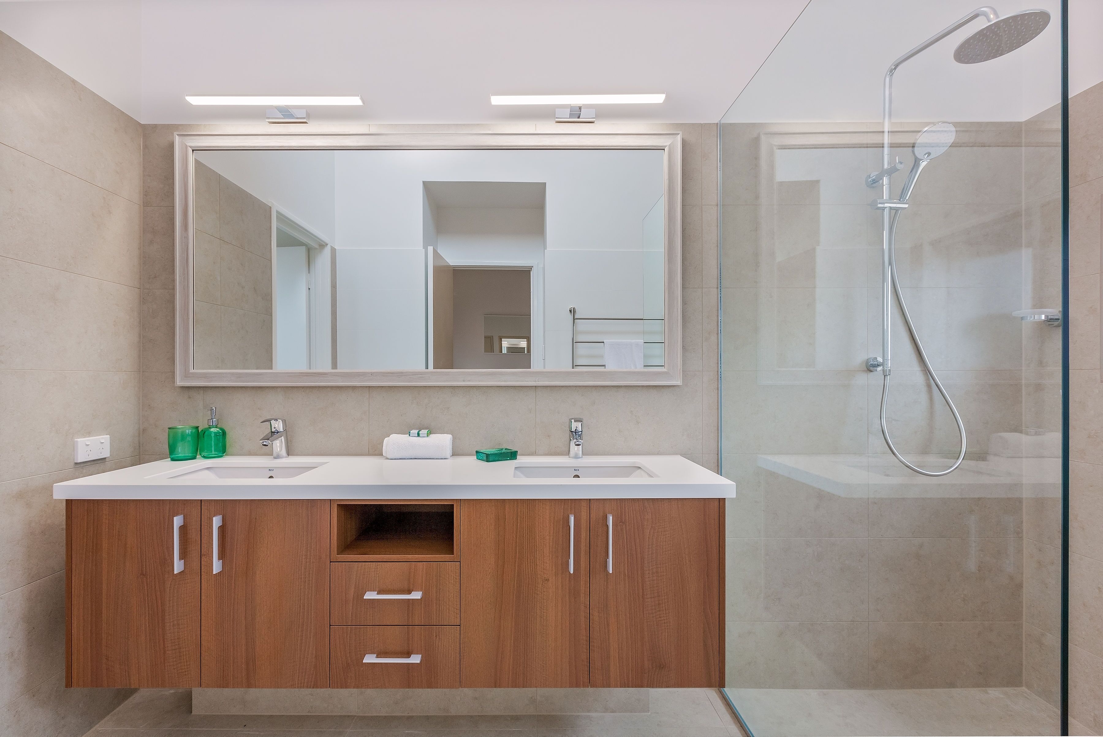 Dunsborough Waterfront - Newly Renovated — image 11