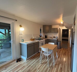 Unclassified image, 2 of 12, button - Mill Valley: 15 Mins to SF, 10 Mins to Muir Woods (Mill Valley)