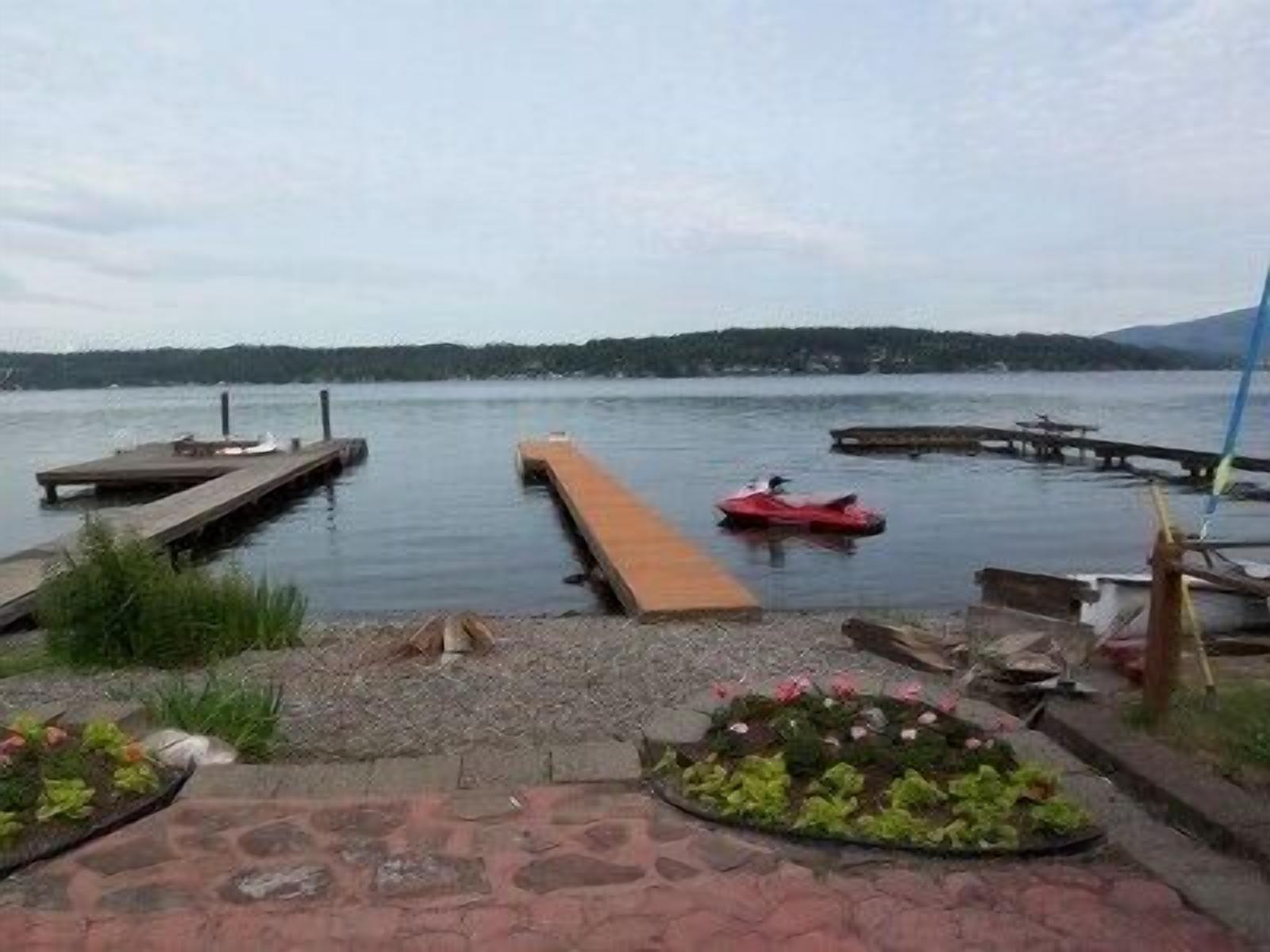 Lake Sammamish Waterfront, New Corporate Apt. Near Microsoft