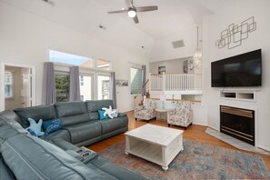 Smart-TV, Videospiele, DVD-Player, Bücher