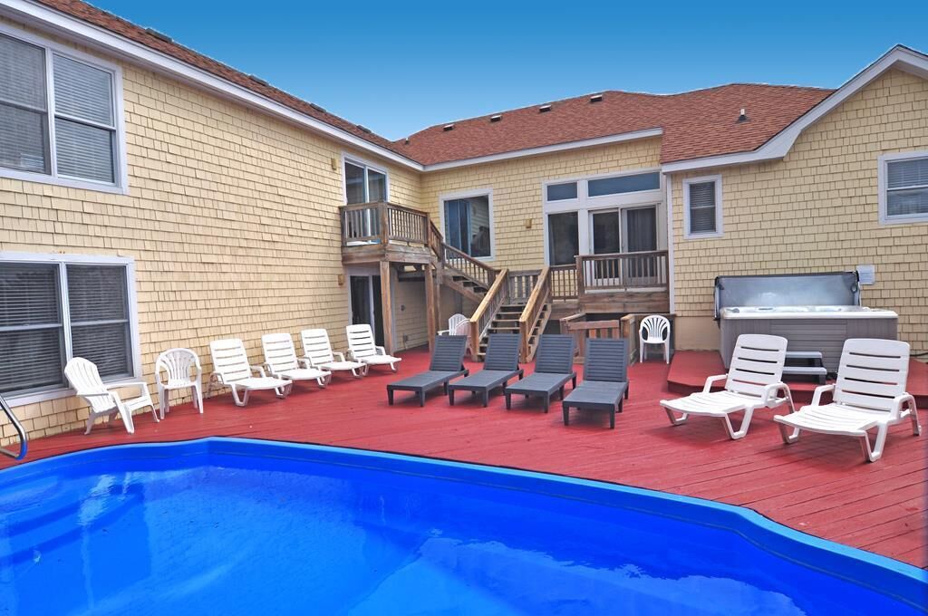 718 - Dog-Friendly, Ocean-Side Duck Home with Private Pool and steps to Ocean!