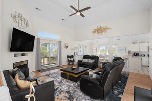 Smart TV, fireplace, DVD player, books - 718 Dog-Friendly, Ocean-Side Duck w/ Private Pool (Duck)