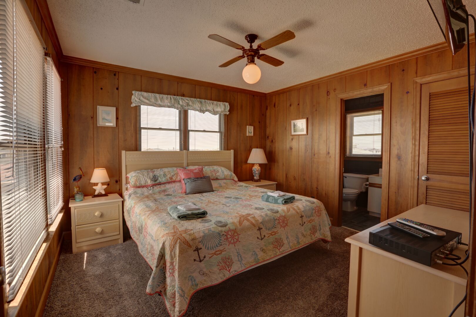  Oceanfront, Hot tub ! Amazing Views. 