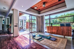 Interior - Private Custom Modern 10,000 sq. Ft. Estate -- Nestled on 15 Acres (Temecula)