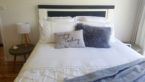 2 bedrooms, iron/ironing board, travel cot