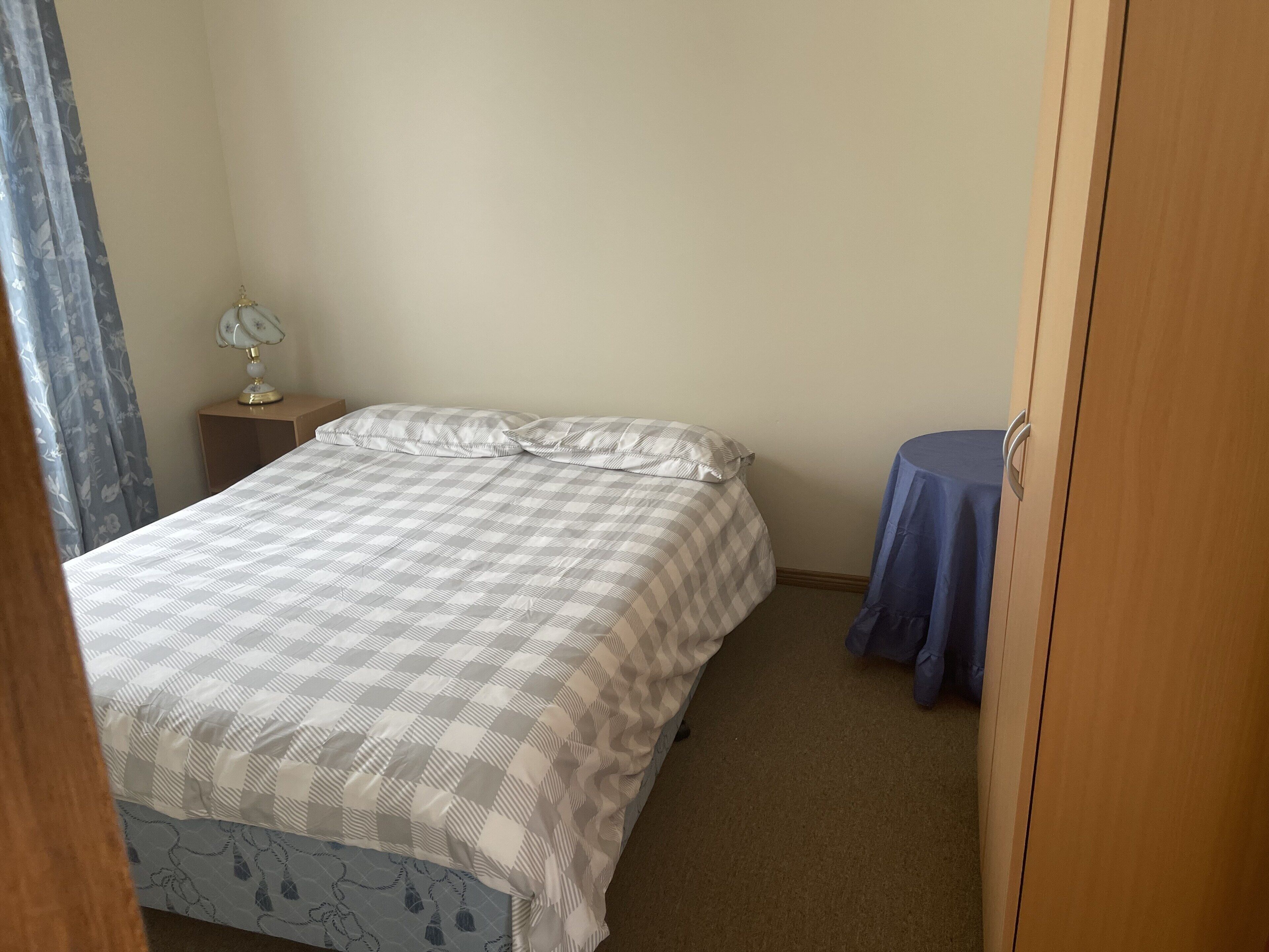 Seabreeze Accommodation sleeps 4 . Minimum 4 night stay for Easter .  — image 6