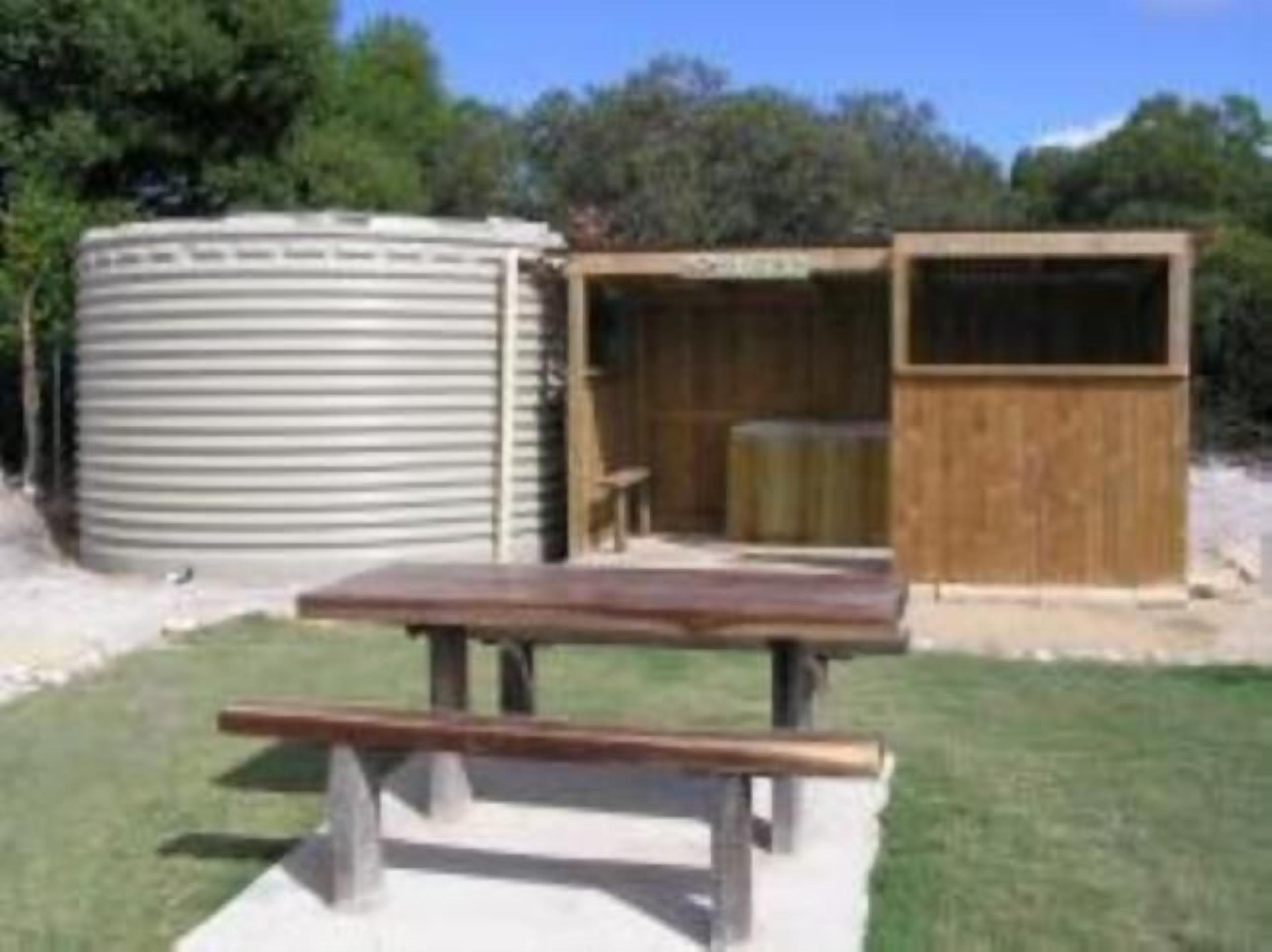 Seabreeze Accommodation sleeps 4 . Minimum 4 night stay for Easter .  — image 7