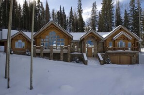 Exterior - 5 BR + Loft Luxury Ski-in & Ski-out Log Home, stunning mountain views, hot tub (Mt Village)