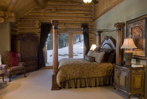 5 bedrooms, desk, free WiFi, bed sheets - 5 BR + Loft Luxury Ski-in & Ski-out Log Home, stunning mountain views, hot tub (Mt Village)