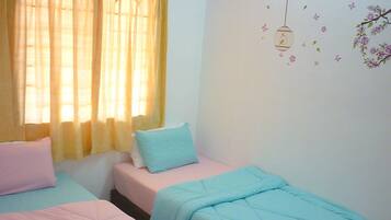 4 bedrooms, iron/ironing board